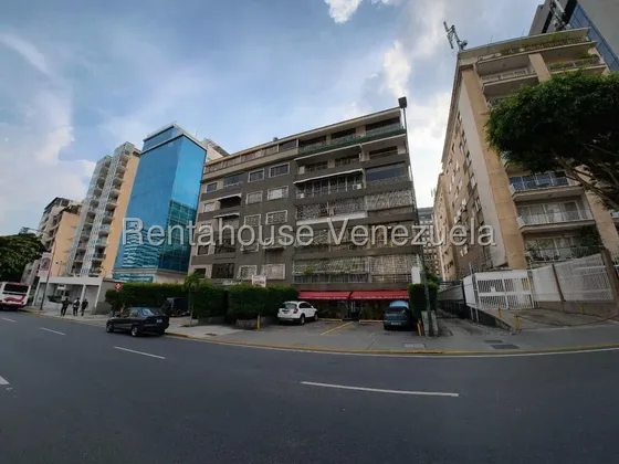 Apartamento En Alquiler Altamira Totalmente Remodelado A Estrenar #26-17930 Darlys