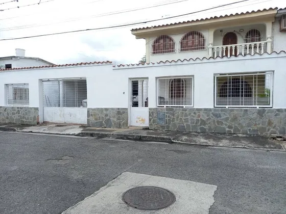 Casa En Venta En La Urbanizacion El Morro I San Diego Carabobo. St