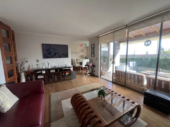 Excelente Casa En Condominio La Reina Alta / 4d + Servicio