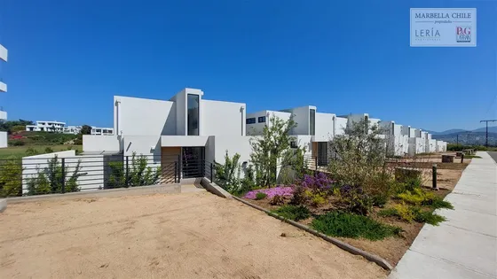 Casa En Venta De 3 Dorm. En Marbella
