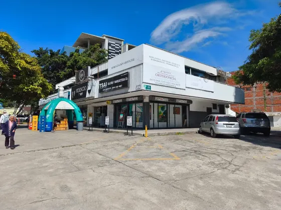 Local Comercial De 50 Mts, Estratégicamente Ubicado M7t