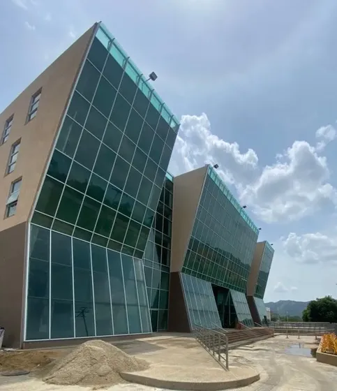 Oficina, San Diego, Torre Empresarial Del Cc San Diego, Estado Carabobo. Obra Gris. Zc.p