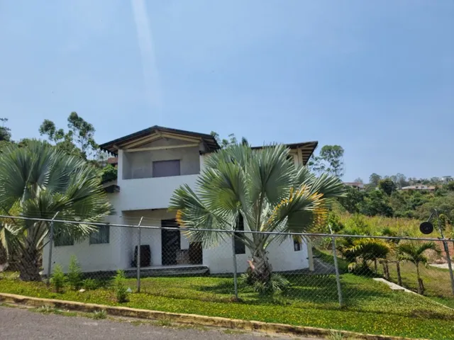 Hermosa Casa En Venta En Colinas De Carrizal Urbanizacion El Golf Miranda 