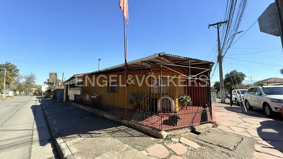 Casa Con Almacén Y Panadería