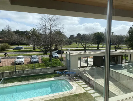 Apartamento En Venta Carrasco Sur  3 Dormitorios Con Renta