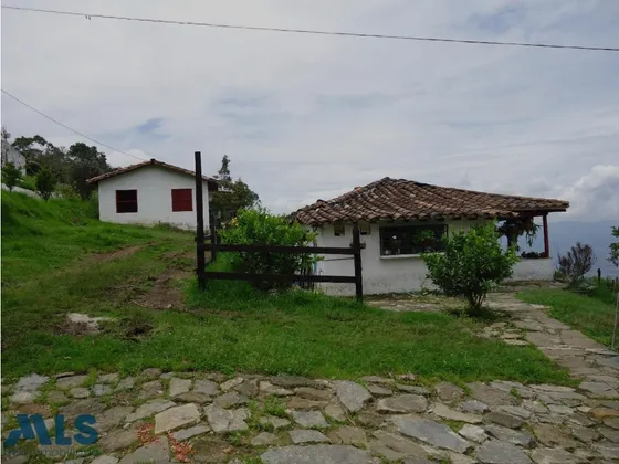 Casa-finca Amplia Con Buena Iluminación(mls#248598)