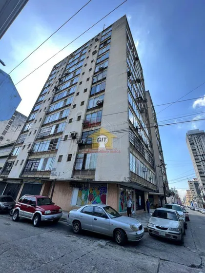Oficina En Venta Ubicada En El Centro De La Ciudad Con Fácil Acceso A Los Registros Y A La Biblioteca. Esta Oficina Tiene 83 Metros De Construcción, 2 Cubículos, 1 Sala De Reunión, 2 Baños Gf