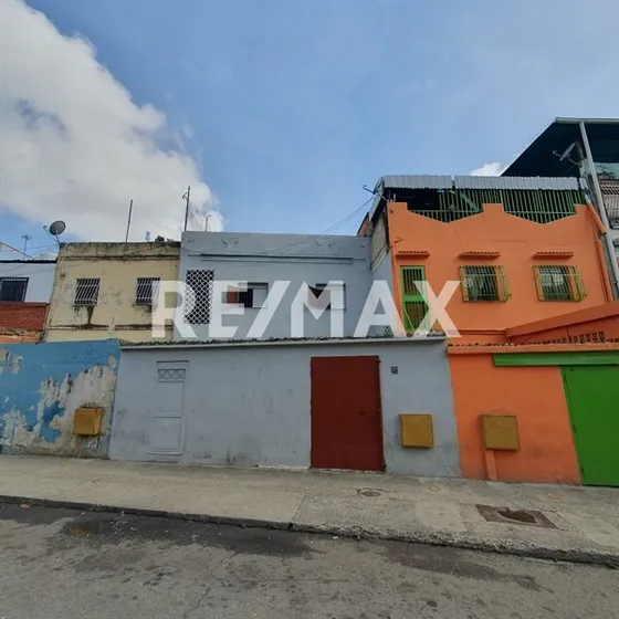 Casa Comercial En Venta 420mts/4b