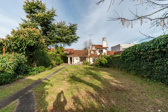 Ideal Terreno De 465 M2 Con 10m. De Ancho En Martínez, San Isidro.