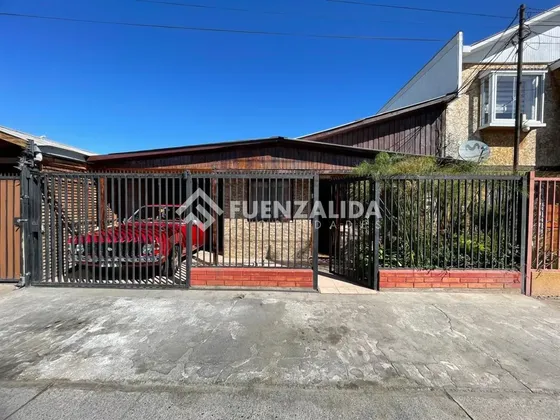 Casa En Venta De 2 Dorm. En Maipú