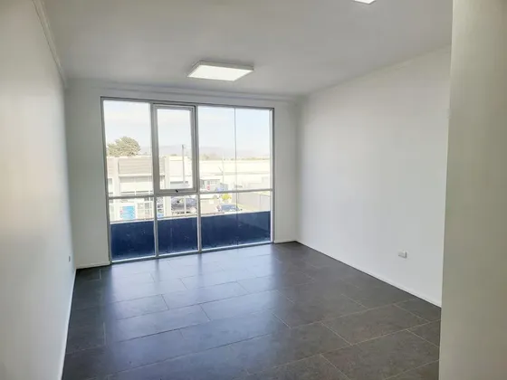 Arriendo Oficina 22, 5 M2 Baño Privado Ggcc Incluidos