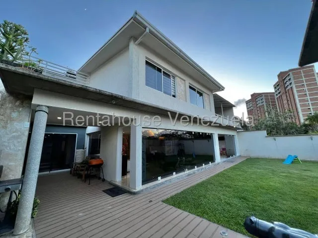 En Venta Hermosa Casa Remodelada En La Boyera , Urbanización Cerrada. Ys12521290