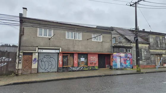 Se Vende Casa Con Dos Locales Comerciales En Ideal Sector