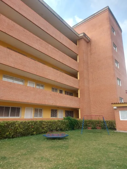 Excelente Apto Dé 2 Hab 2 Baños 1 Puesto Piso De Porcelanato