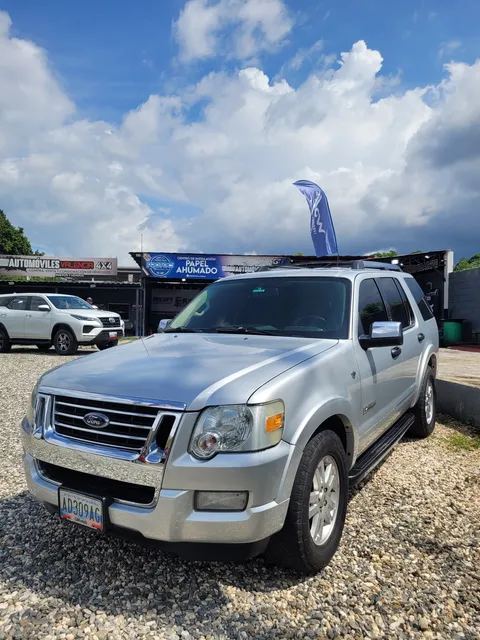 Ford Explorer Limite