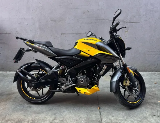 Rouser Ns 200