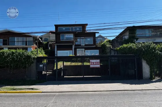 Departamento En Venta De 3 Dorm. En Valdivia