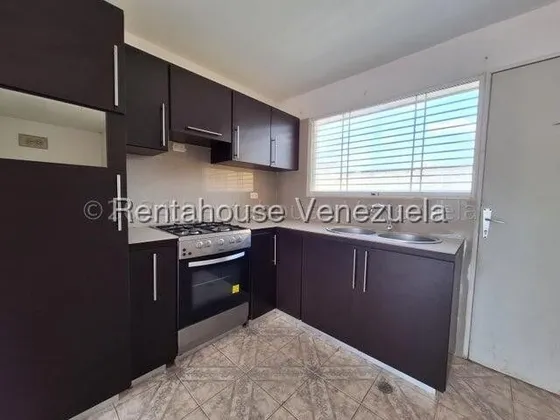 Beliz Vende....bella Y Remodelada Casa En Venta En Urbanizacion Hacienda Yucatan. #25-24112