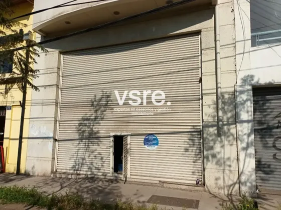 Local Comercial De 2 Pisos En Venta - Metro Rondizzoni