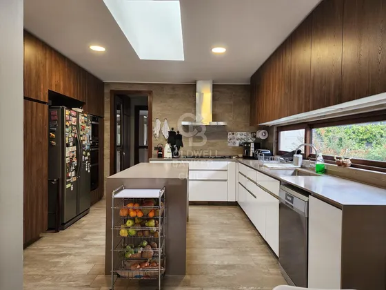 Moderna Casa En Pie Andino, En Condominio
