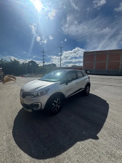 Renault Captur 2.0 Intens Automática