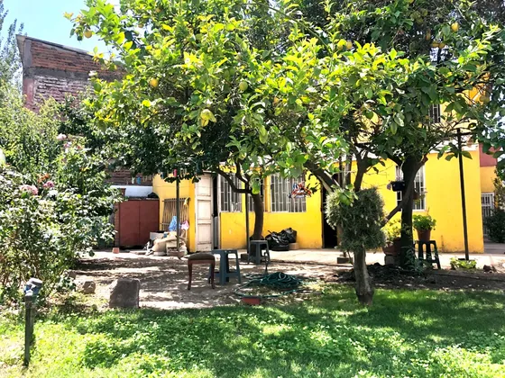 Venta Amplia Casa Esquina  2 Pisos 6h, 2b E. Puelma Recoleta