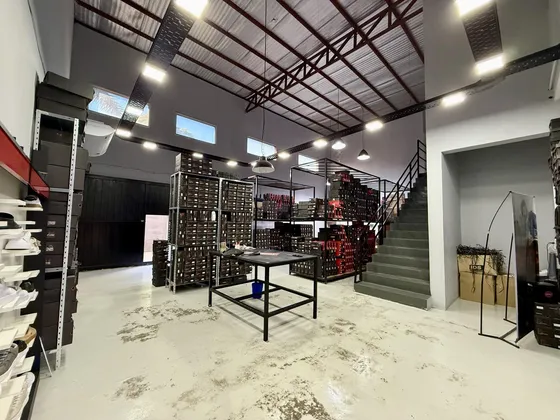 Depósito / Oficinas En Venta En Zona Sur Con Fácil Acceso A Circunvalación - 6 Ambientes