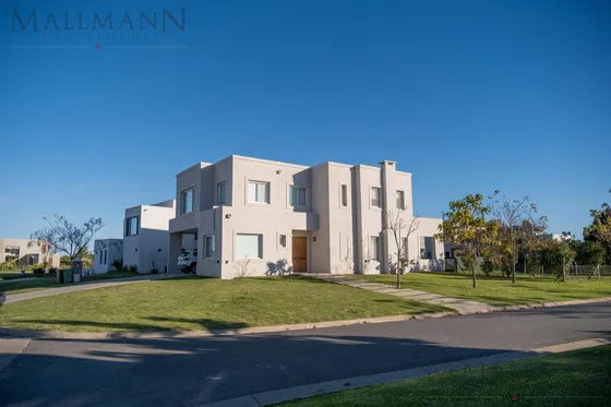 Casa 5 Amb En Venta En Pilará  Barrio La Calesa