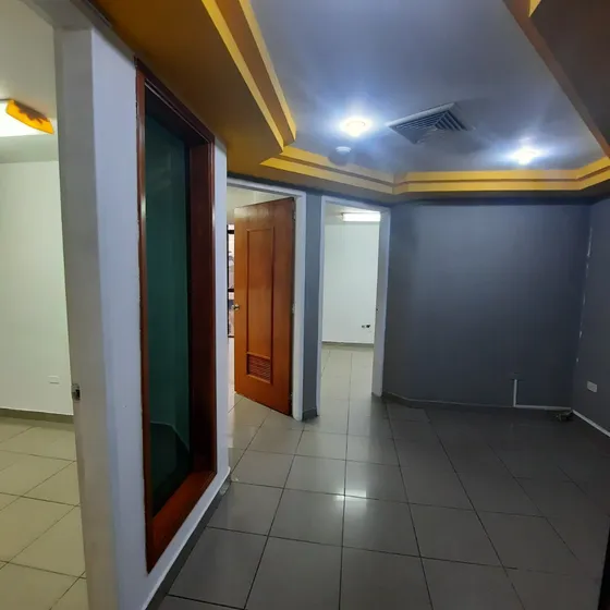 Oficina En Alquiler Muy Cerca De La Av Bolívar Norte, Edificio Kocuy. Valencia Edo Carabobo. Nereida Rosales