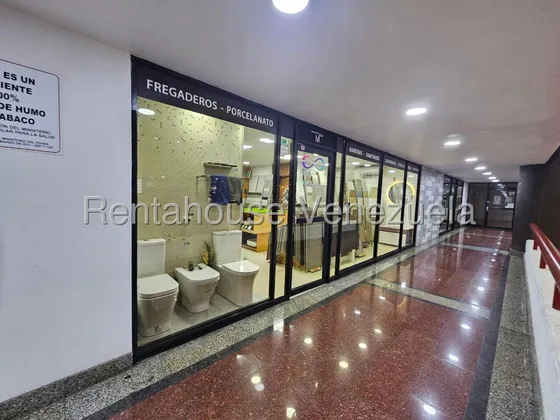 Local Comercial En Venta En Centro Comercial En Los Samanes 