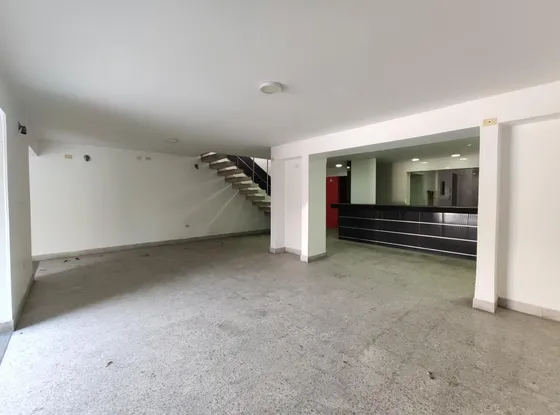 Local En Arriendo En Lleras. Cod A23769