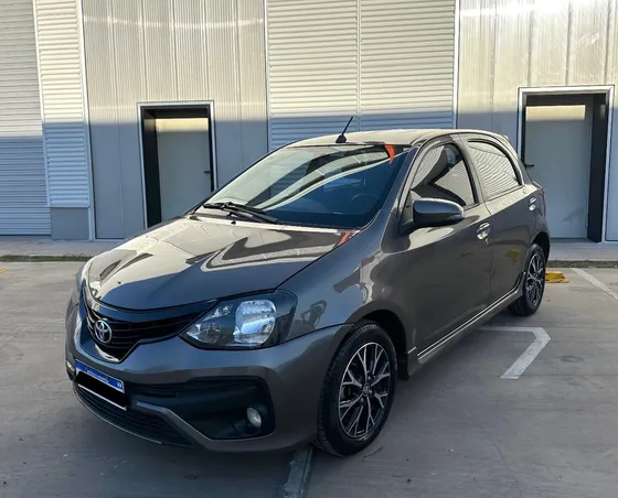 Toyota Etios 1.5 Xls 6m/t Hatchback 5p