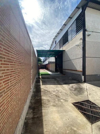 Venta Galpón - Zona Industrial - Valencia - Planta 100% - 2.883 M2