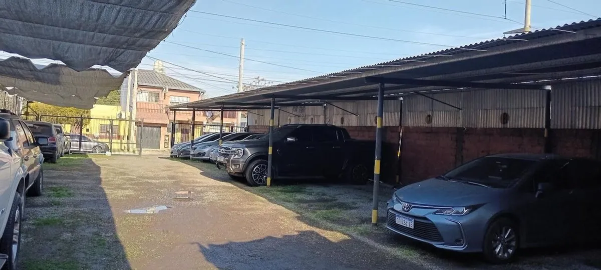 Land for Sale with Parking in Quilmes – Investment Opportunity