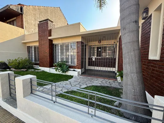 Casa En Venta Villa Sarmiento   Apto Credito -