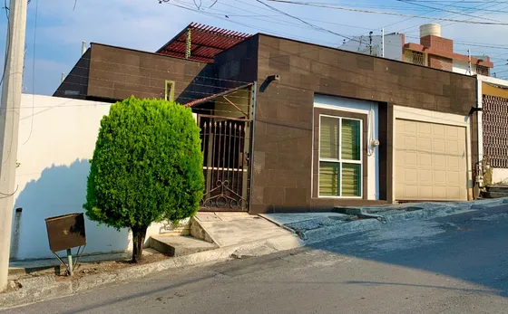 Casa Cerca Del Tec Panoramica