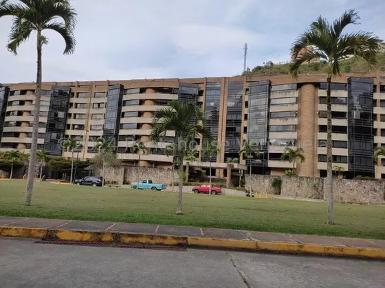 Apartamento En Venta Lomas De La Lagunita 24-25783 Lv