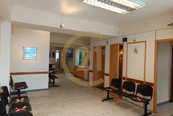 Se Vende Amplia Clínica Médica En Centro De Viñ