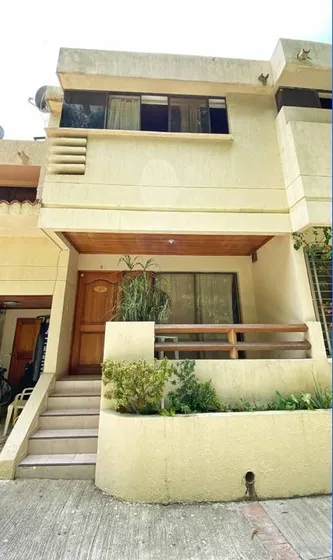 Casa Con Excelentes Espacios Para Compartir En Familia Cod. 10285