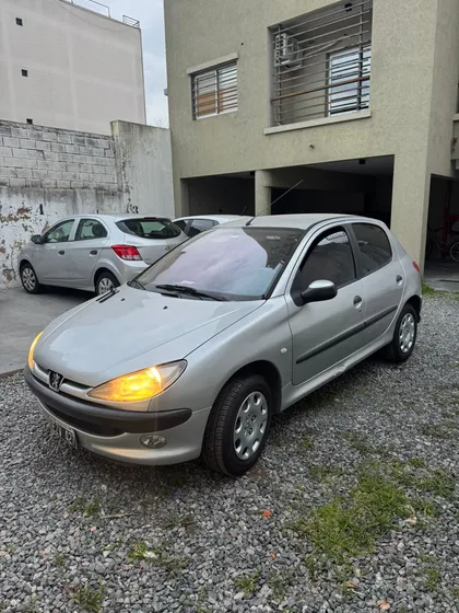 Peugeot 206 1.6 Xr Premium