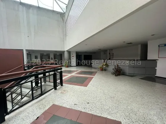 Ad Increible Oficina En Venta En La Urbina #27-752