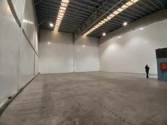Bodega En Arriendo Desde 410m2          Ruta 5 / La Montaña
