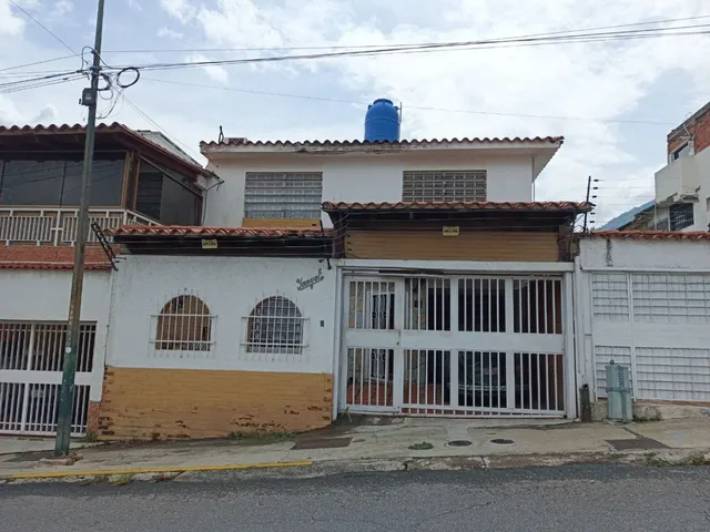 Venta De Cómoda Casa En Sebucan Cerca Al Centro Comercial
