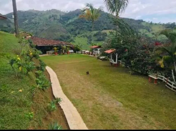 Vendo Hermosa Finca Cerca A Barbosa Lo Que Soñabas