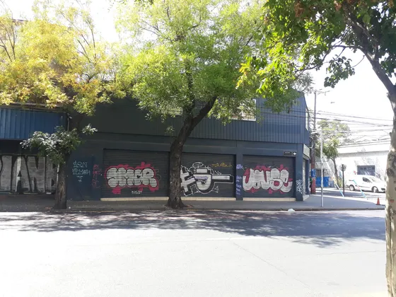 Local Comercial Hacia Calle / San Diego