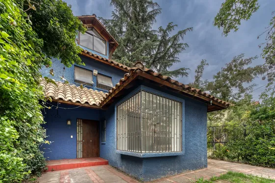 Linda Casa 3 Pisos Remodelada En Peñalolén.