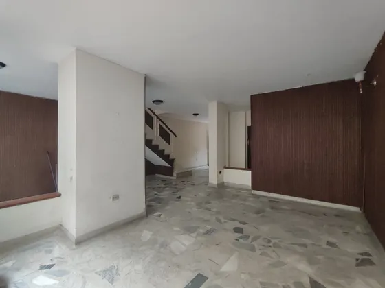 Casa En Venta En Avenida Gran Colombia. Cod V30354