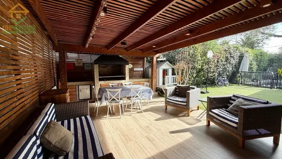 Hermosa Casa En Venta 4d 3b En La Reina