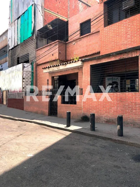 Alquiler Casa Comercial Catia Calle Colombia