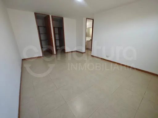 Apartamento En Arriendo Jardines 472-7348